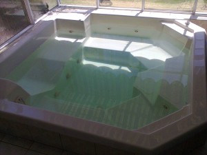 6 - 7 Seater Jacuzzi in ground with glass surround